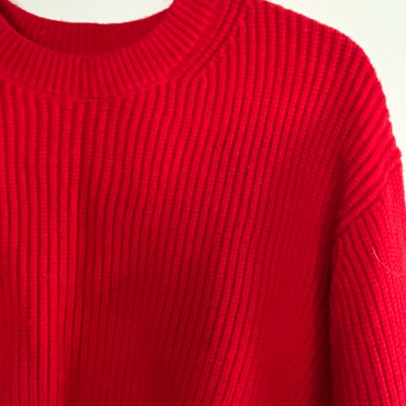 New Ribbed Red Crop Sweater - Picture 3 of 5